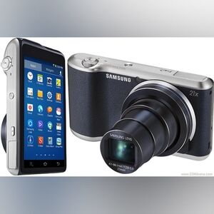 Samsung Galaxy Smart Digital Camera 2 (EK-GC200) Mint With Original Box